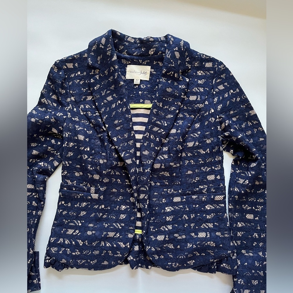 Elegant Navy Lace Blazer - Picture 1 of 4